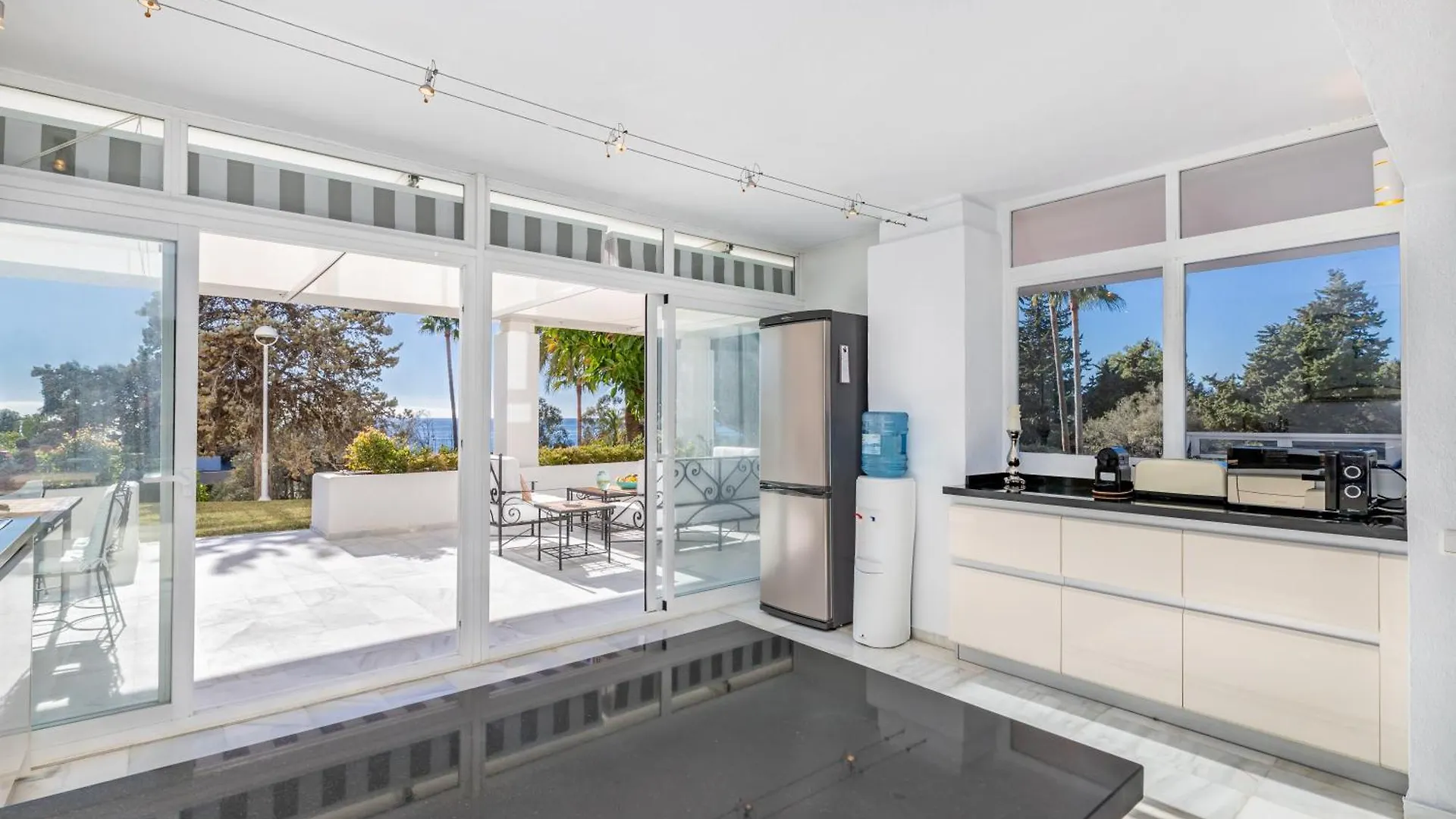 Sea Breeze House By Kura Homes Marbella 0*,